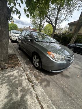 Gray 2010 Hyundai ELANTRA SE