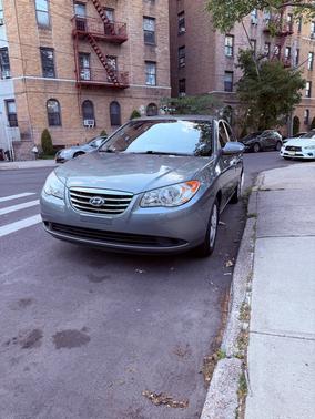 Gray 2010 Hyundai ELANTRA SE