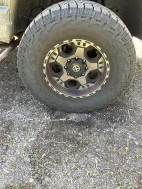 Gray 2004 Dodge Ram 2500 Laramie Quad Cab