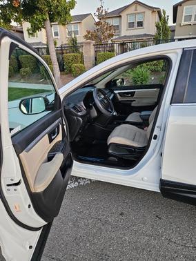 White 2019 Honda CR-V LX