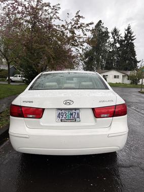 White 2010 Hyundai SONATA GLS