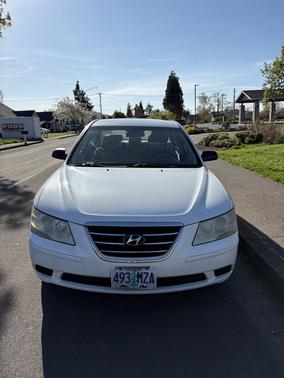 White 2010 Hyundai SONATA GLS