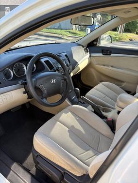 White 2010 Hyundai SONATA GLS