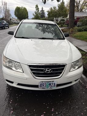 White 2010 Hyundai SONATA GLS