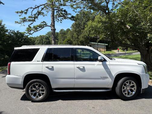 White 2015 GMC Yukon SLT