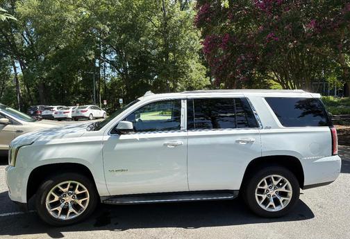White 2015 GMC Yukon SLT