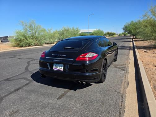 2011 Porsche Panamera Panamera 4