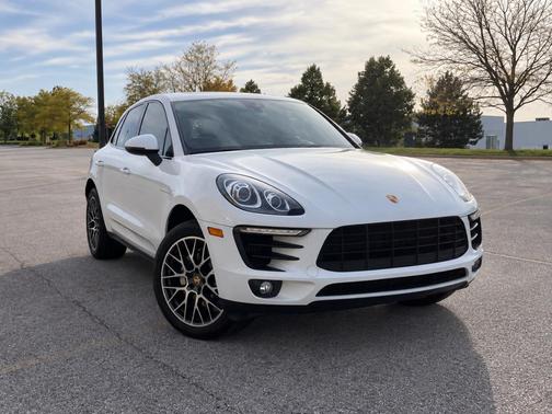 White 2018 Porsche Macan Macan S