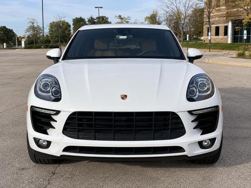 White 2018 Porsche Macan Macan S