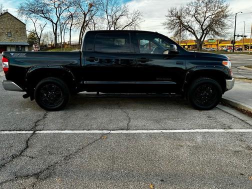 2017 Toyota Tundra SR5