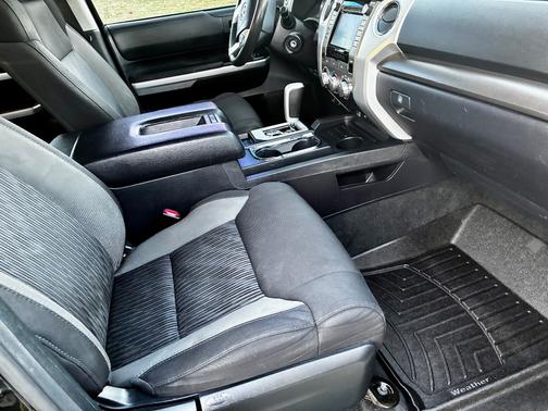 2017 Toyota Tundra SR5