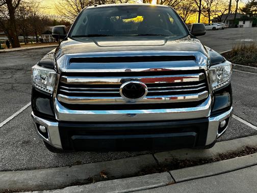 2017 Toyota Tundra SR5