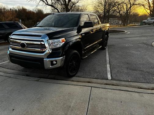 2017 Toyota Tundra SR5