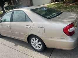 Gold 2002 Toyota Camry LE