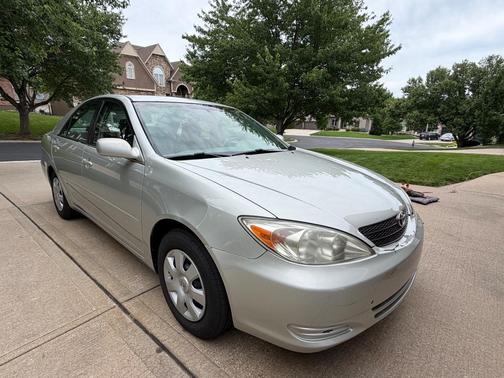 Silver 2002 Toyota Camry LE