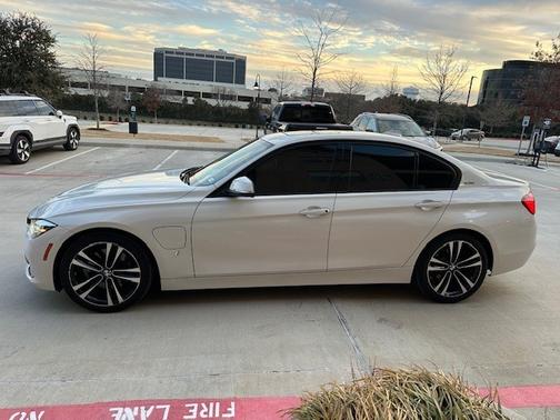 2018 BMW 330e iPerformance