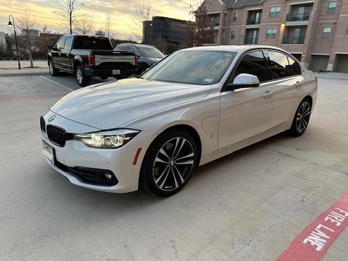 2018 BMW 330e iPerformance