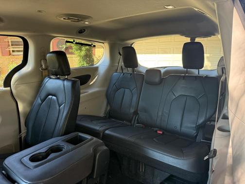 Black 2019 Chrysler Pacifica Touring L