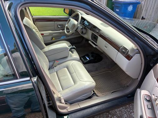 1997 Cadillac DeVille d'Elegance