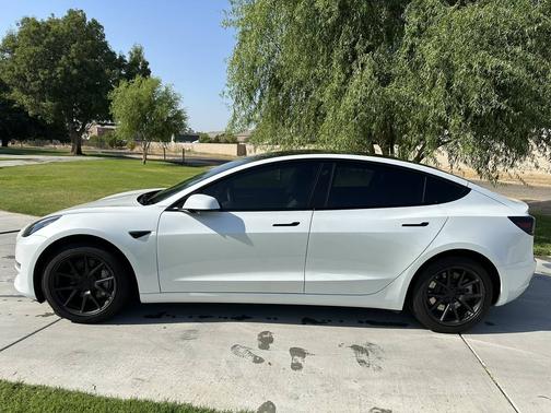 2022 Tesla Model 3 Base