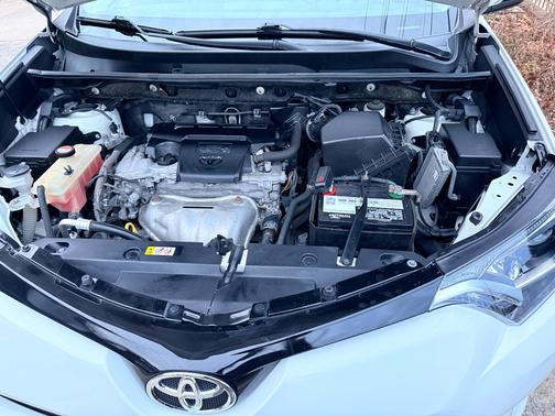 White 2016 Toyota RAV4 LE