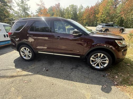Red 2019 Ford Explorer XLT