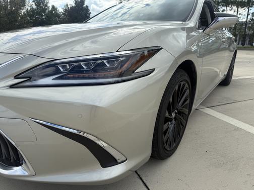 2019 Lexus ES 300h Ultra Luxury