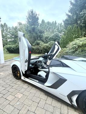 2014 Lamborghini Aventador LP700-4