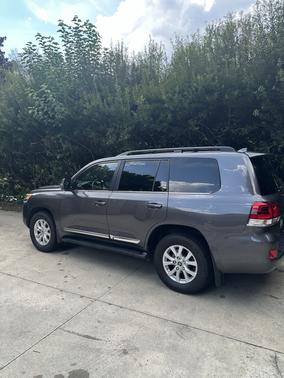 2017 Toyota Land Cruiser Base