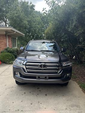 2017 Toyota Land Cruiser Base