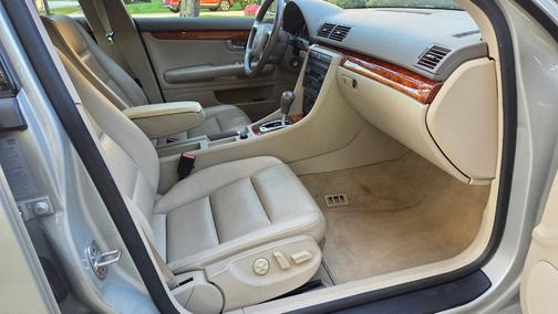 Beige 2005 Audi A4 3