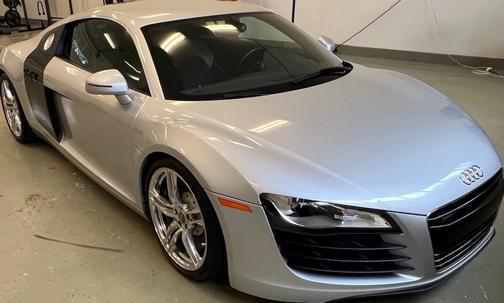 Silver 2009 Audi R8 4.2 quattro