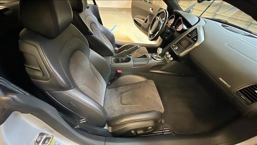 Silver 2009 Audi R8 4.2 quattro