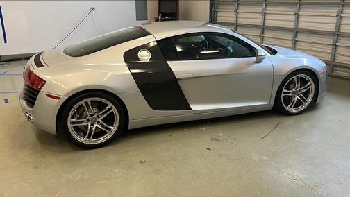 Silver 2009 Audi R8 4.2 quattro