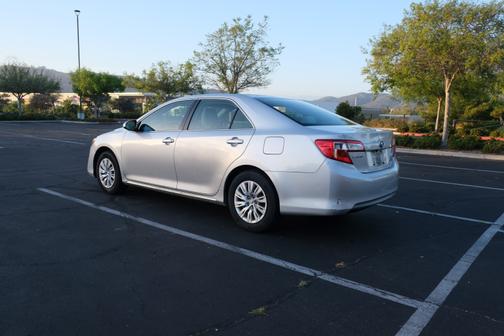 2014 Toyota Camry Hybrid LE
