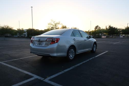 2014 Toyota Camry Hybrid LE