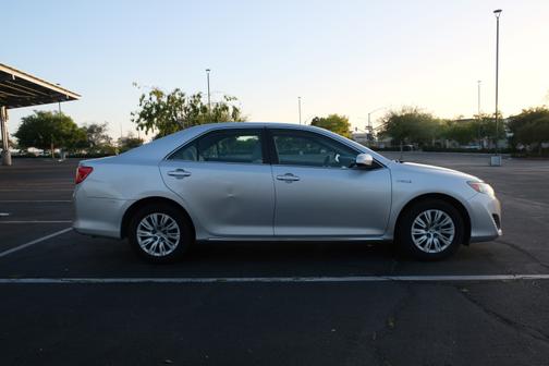 2014 Toyota Camry Hybrid LE