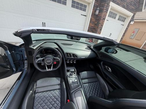 Gray 2020 Audi R8 5.2 V10