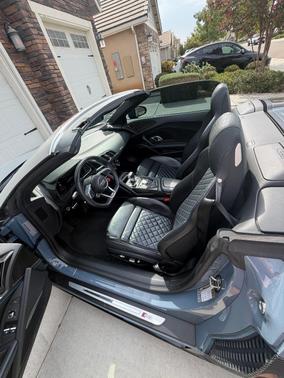 Gray 2020 Audi R8 5.2 V10