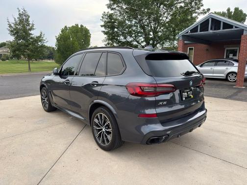 Gray 2022 BMW X5 PHEV xDrive45e