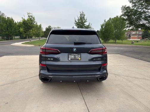 Gray 2022 BMW X5 PHEV xDrive45e