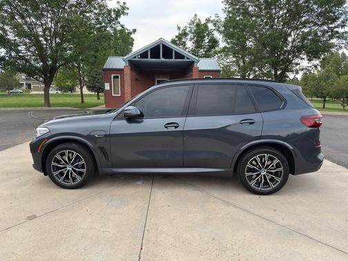 Gray 2022 BMW X5 PHEV xDrive45e