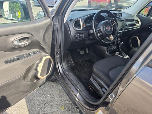 Gray 2016 Jeep Renegade Latitude