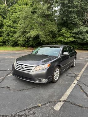Silver 2012 Toyota Avalon Base