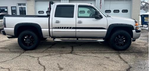 2005 GMC Sierra 1500 SLT Crew Cab