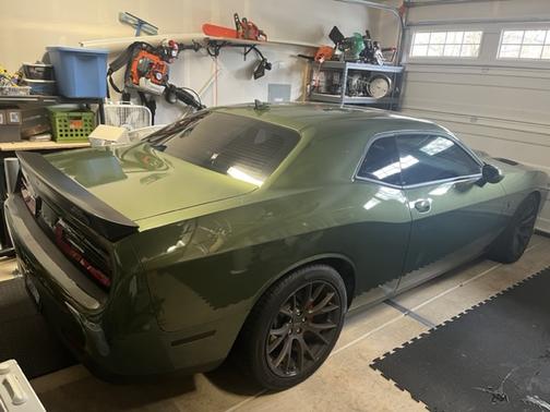 Photo 1 of 6 of 2018 Dodge Challenger SRT Hellcat