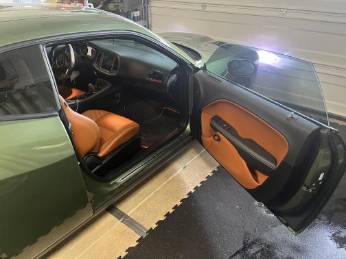 Photo 6 of 6 of 2018 Dodge Challenger SRT Hellcat