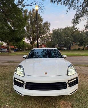 White 2020 Porsche Cayenne Cayenne