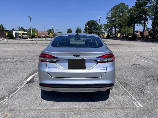 Silver 2018 Ford Fusion SE