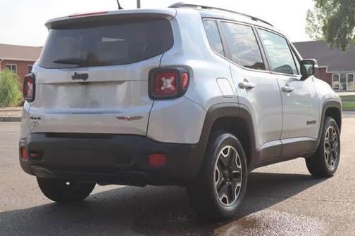 Silver 2017 Jeep Renegade Trailhawk